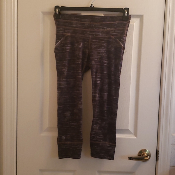 Athleta Gray Camo Capris Size XS - Picture 1 of 8
